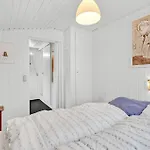 Pet Friendly In With Kitchen * Tarm