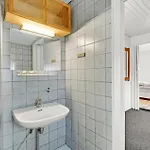 Pet Friendly In With Kitchen