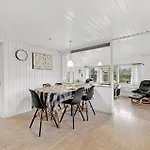 בית נופש Pet Friendly In With Kitchen Tarm
