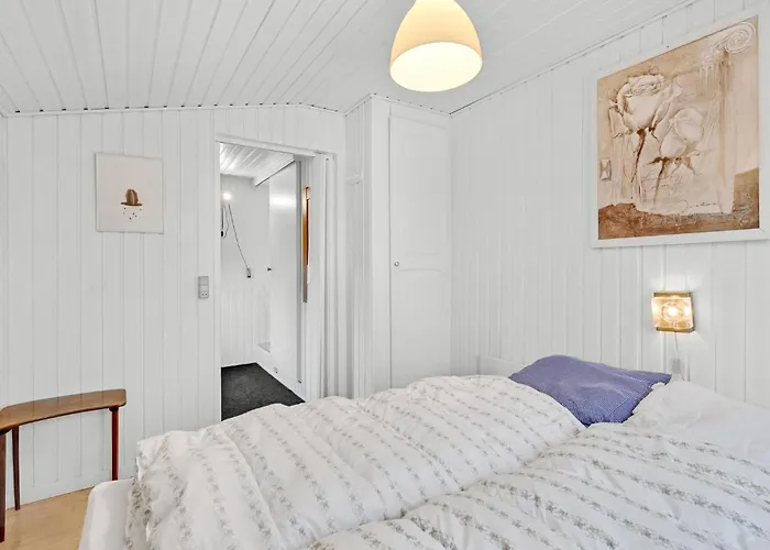 Pet Friendly In With Kitchen * Tarm